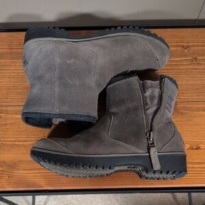 Sorel Women's Charcoal Suede Boots